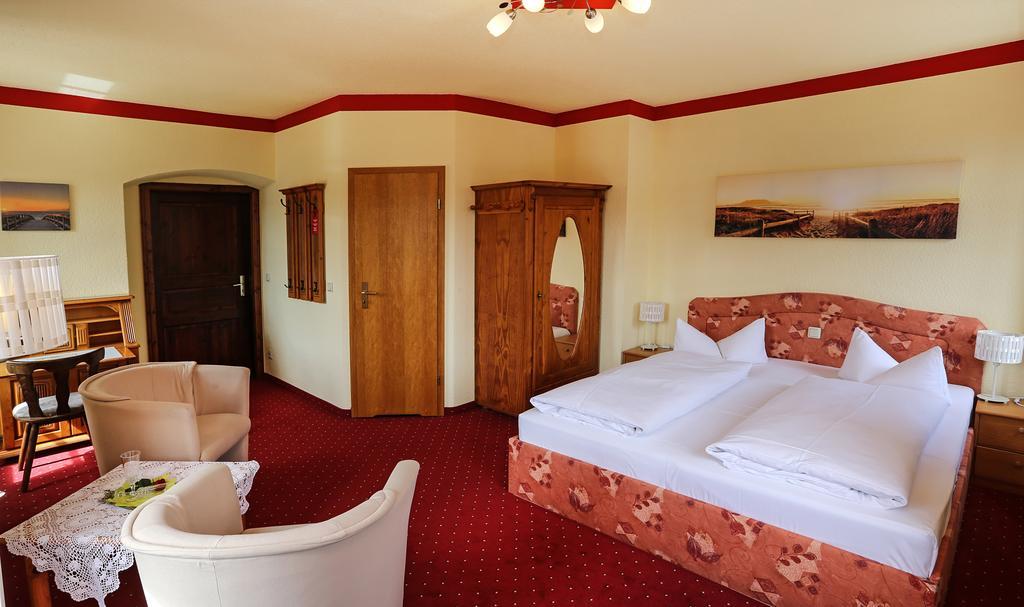 Landhotel Thuermchen Schirgiswalde-Kirschau Bagian luar foto